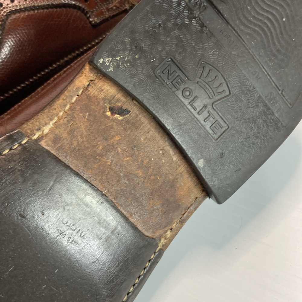 Vintage Florsheim Imperial 93602 8.5 men’s brown wingtip lace up shoes. Box 1 - Picture 8 of 10